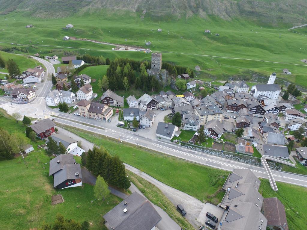 Sust Lodge Am Gotthard Hospental Exteriér fotografie