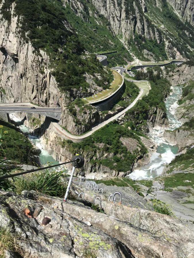 Sust Lodge Am Gotthard Hospental Exteriér fotografie
