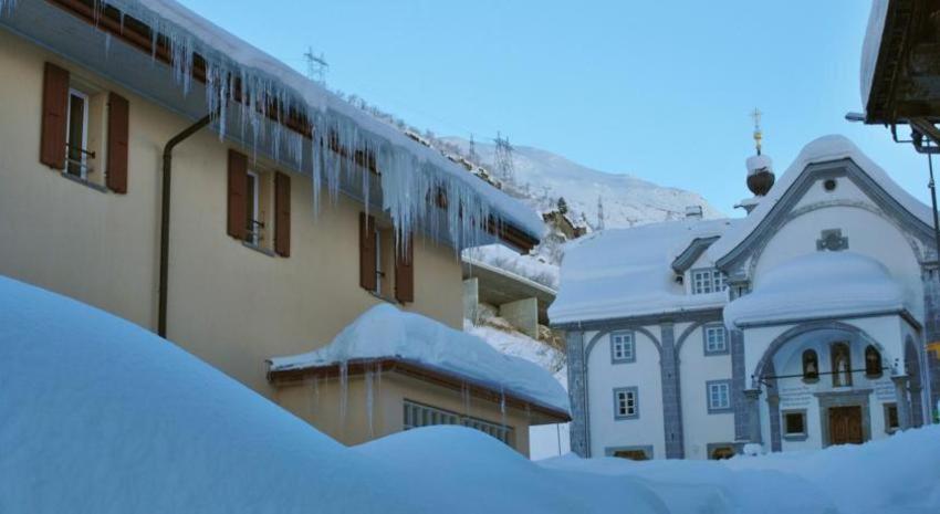 Sust Lodge Am Gotthard Hospental Exteriér fotografie